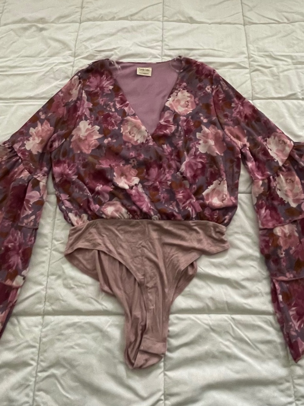 Peach Love California Floral Bodysuit L Bell Sleeve Snap Crotch